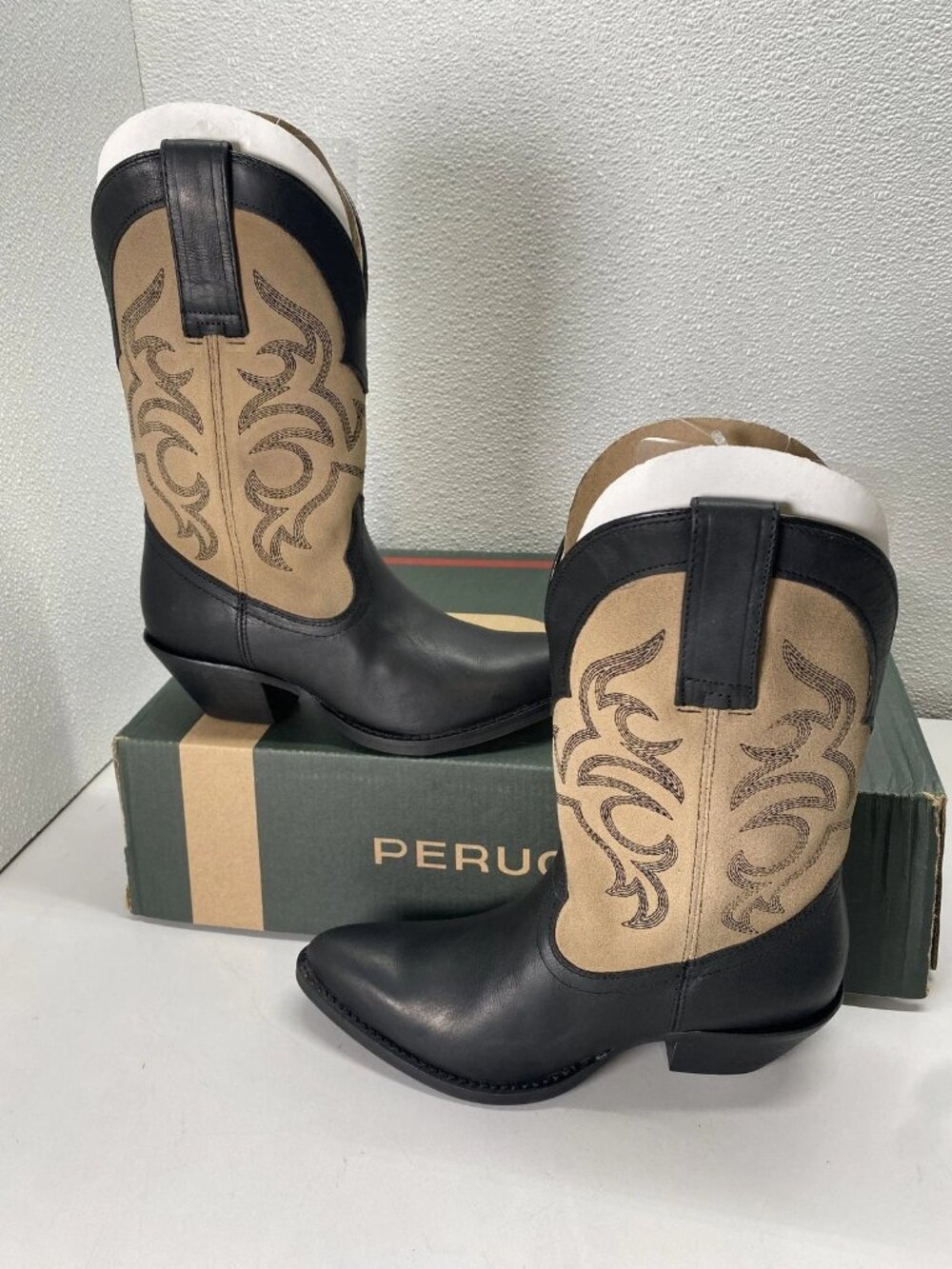 Idyllwind Oakspur Western Boots Tan Black Size 9B